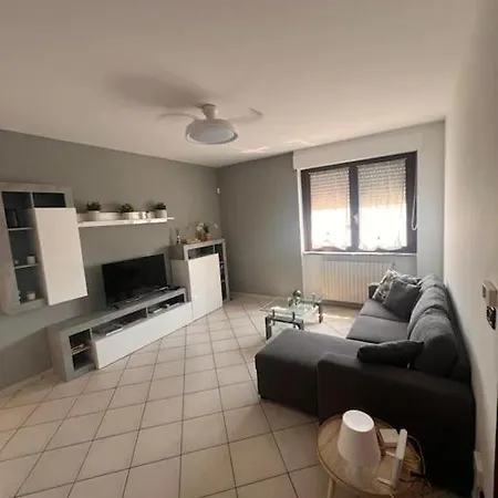 Per 4 Persone - Ascensore E Balcone * Асти